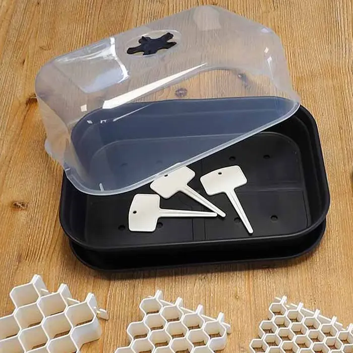 Idée cadeau jardinage n°24 : kit de germination Idée cadeau jardinage n°24 : kit de germination
