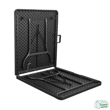Notre table de 180 cm pliante en valise est très compacte une fois pliée, et de haute qualité Notre table de 180 cm pliante en valise est très compacte une fois pliée, et de haute qualité