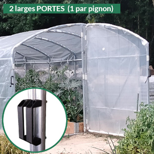 deux larges portes, une par pignon