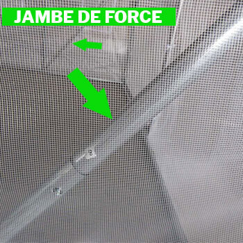 Barres de renfort à chaque angle de la serre tunnel Barres anti-tempêtes à chaque angle de la serre tunnel