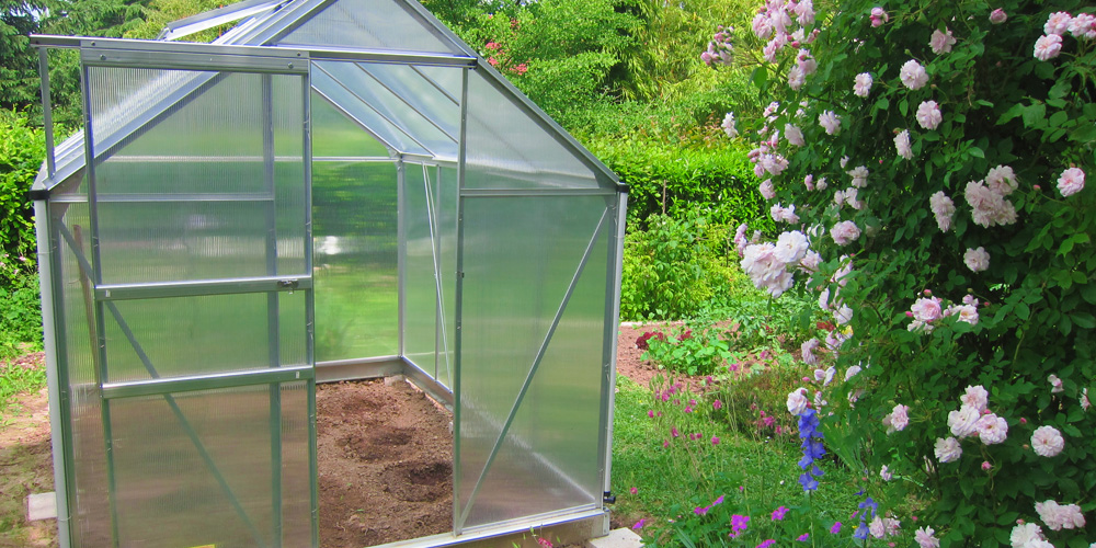 choix serre de jardin en verre ou polycarbonate